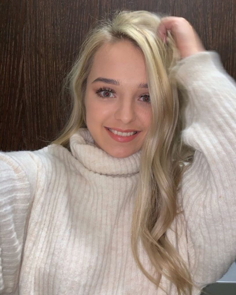SweetKari (26 years old)