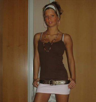 Marie2415 (37 years old)