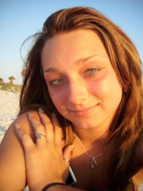 Mae28 (28 years old)